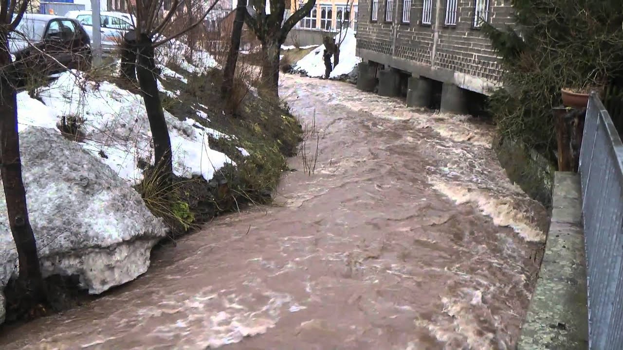 Flutwelle in Gersfeld-2011.mp4