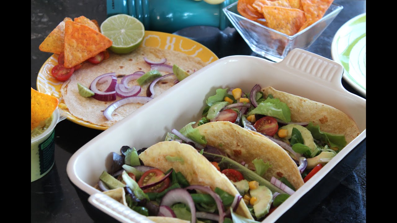Tacos vegetarianos de aguacate con vinagreta de mostaza y lima 🌮🌱