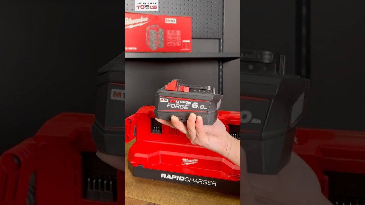 Milwaukee M18 Daisy Chain 6 Bay Rapid Battery Charger #ukplanettools #milwaukeetools