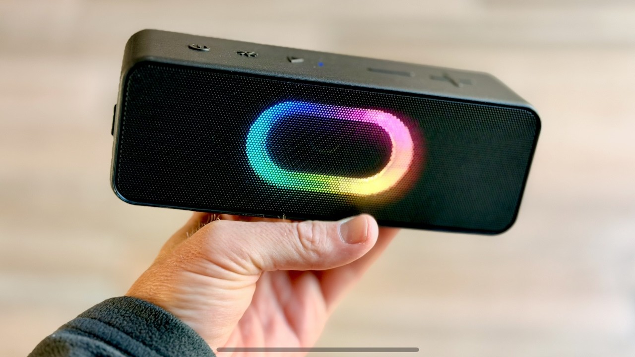 Обзор Bluetooth-колонки OHAYO S11: звук 16 Вт + защита IPX6 + 24 часа работы от батареи (бюджетны...