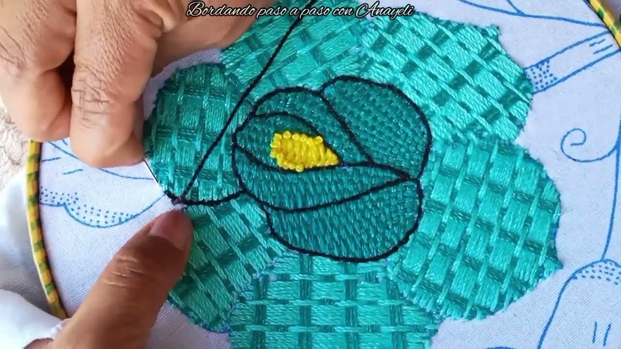 Idea para bordar flor#57bellisimo ideal para cualquier diseño entre hojas,frutas,etc.