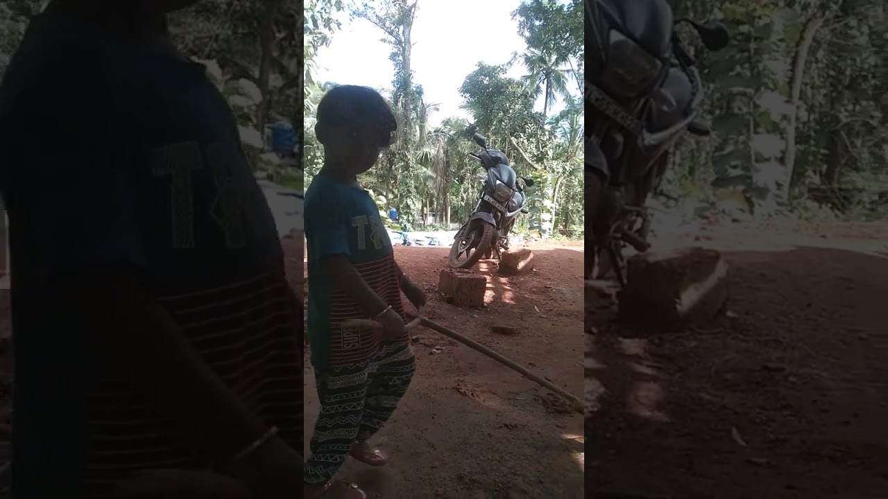 വടിയും കുപ്പിയും ഉപയോഗിച്ച് ഒരു കളി വണ്ടി
