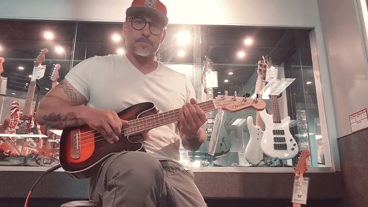 Fender Fullerton Precision Bass Ukele (Super quick REVIEW!)