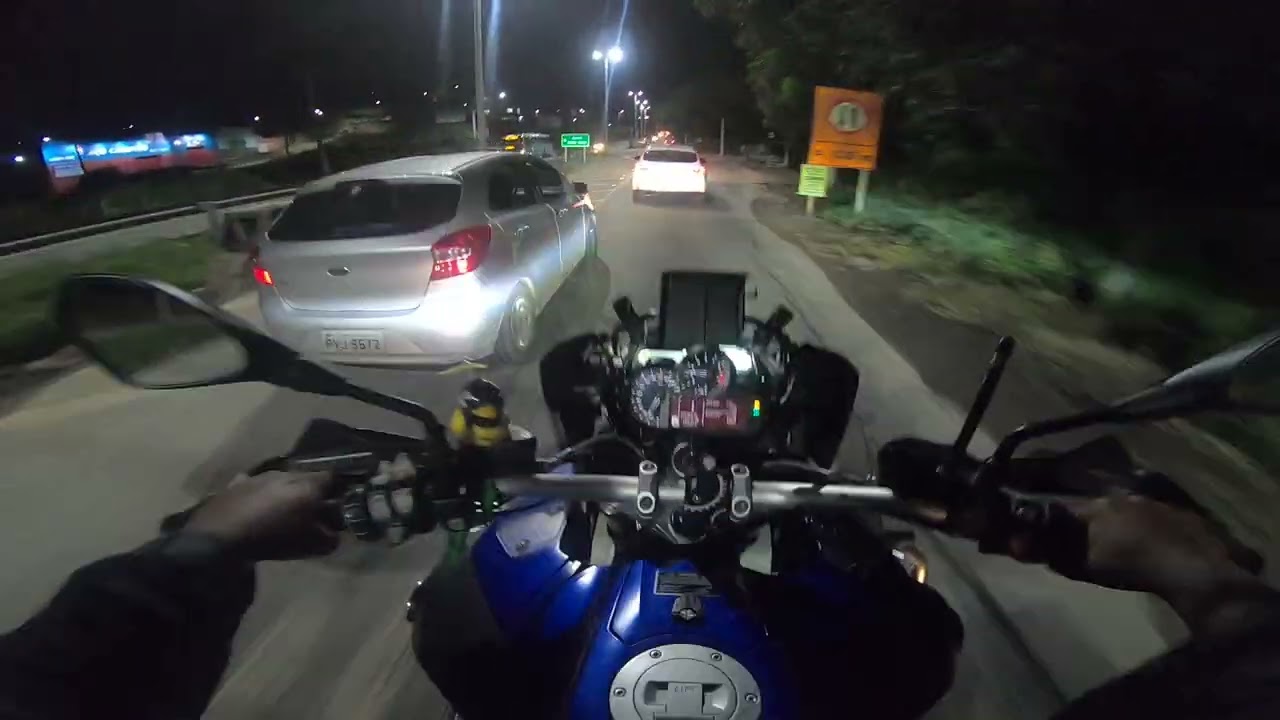 PEGUEI UMA BMW R1200 MINHA PRIMEIRA VEZ PILOTANDO UM TRATOR😱