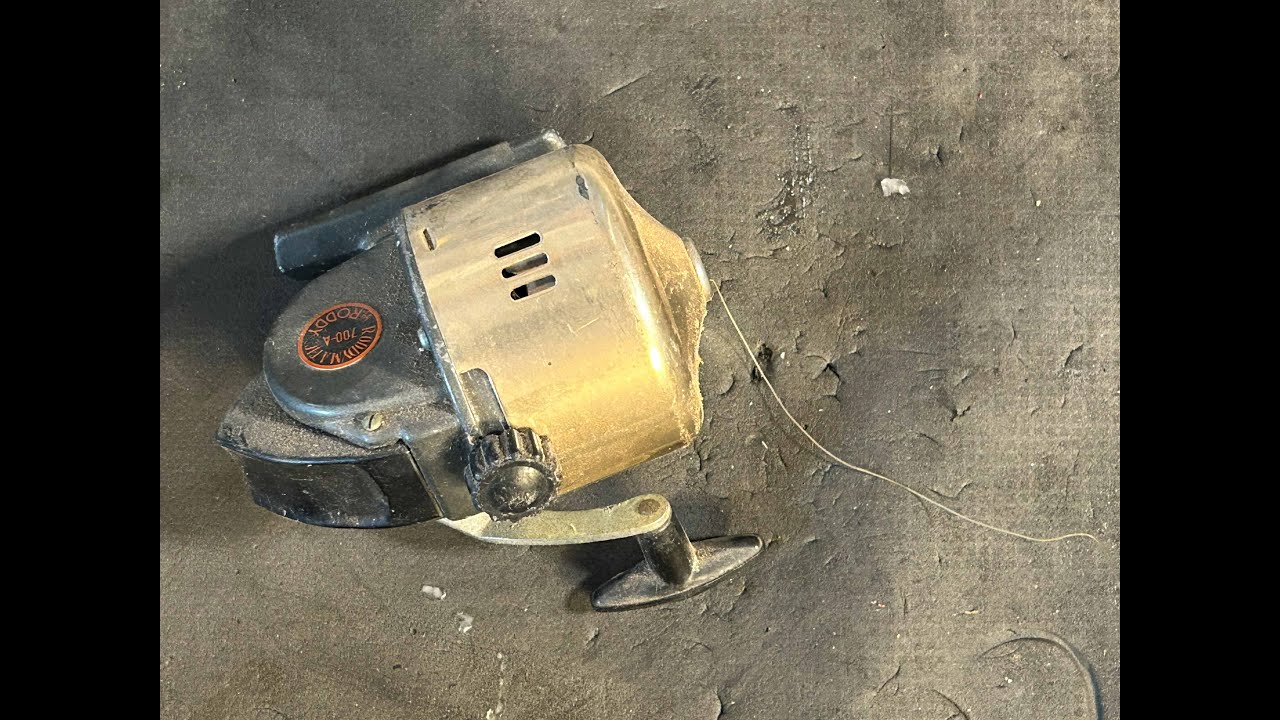 How to Service and Lubricate a Roddymatic 700A Spincast Reel -- Young Martin's Reels