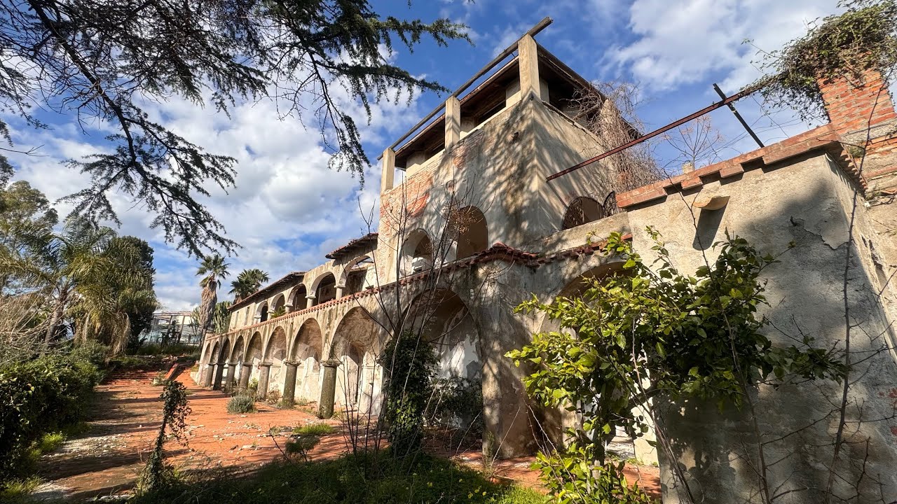 CASA NUOVISSIMA ABBANDONATA IMMENSA!!!!