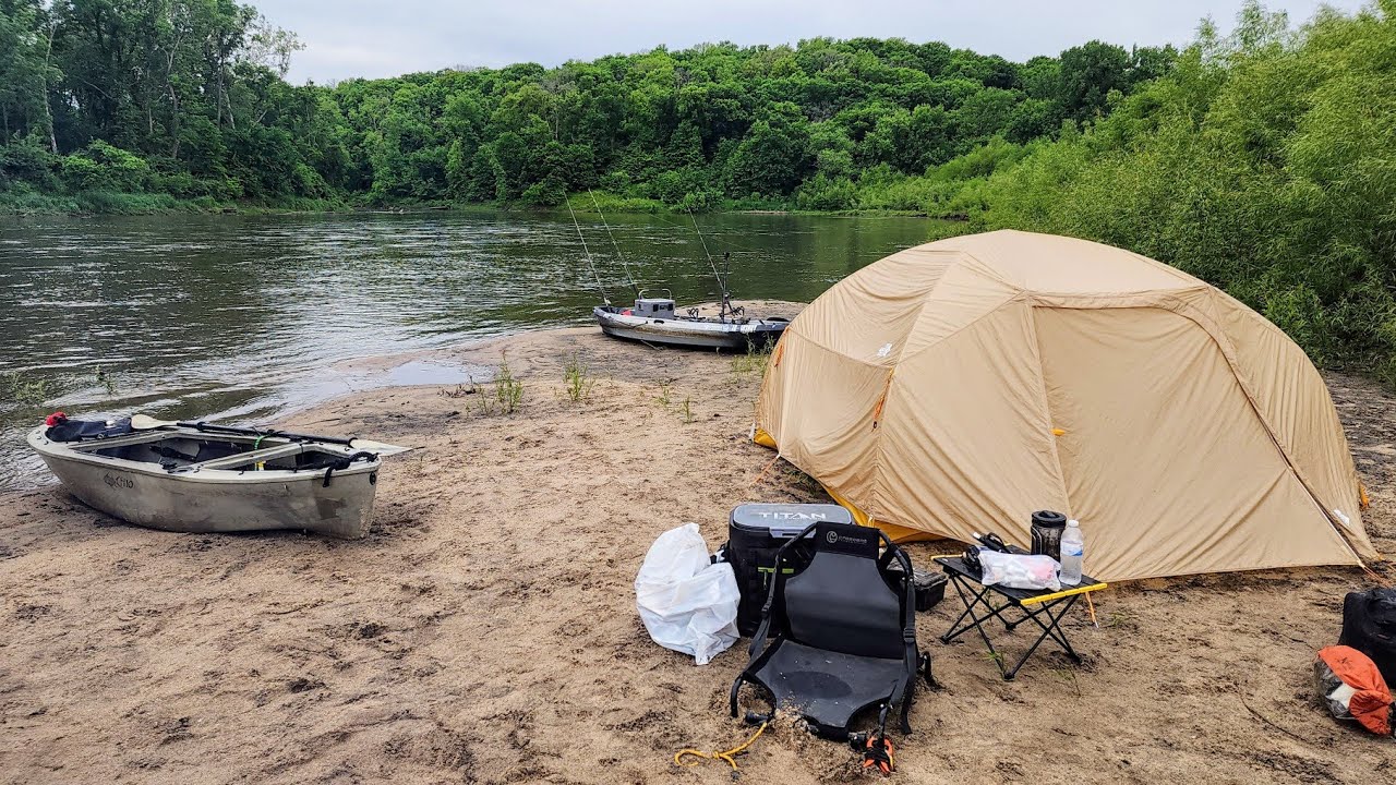 Kayak Fishing for BIG FISH!!! (Sandbar Camping)
