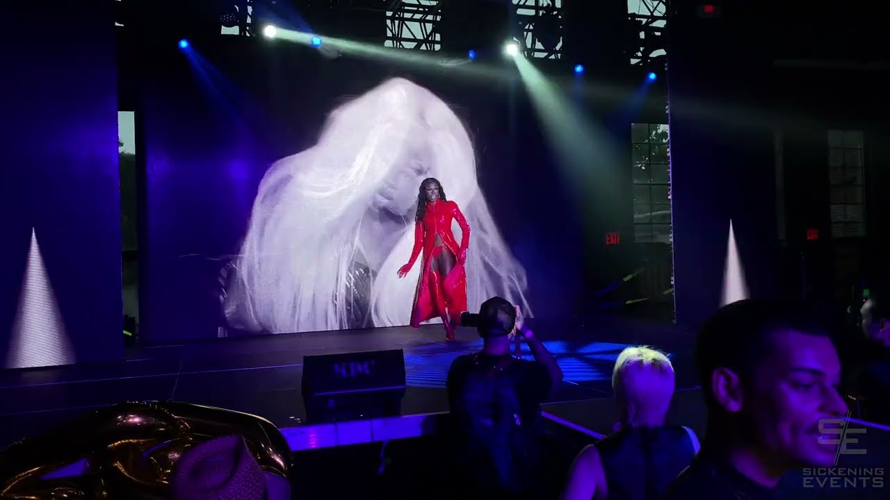 Luxx Noir London from RuPaul’s Drag Race - Bushwig Live Performance 2022