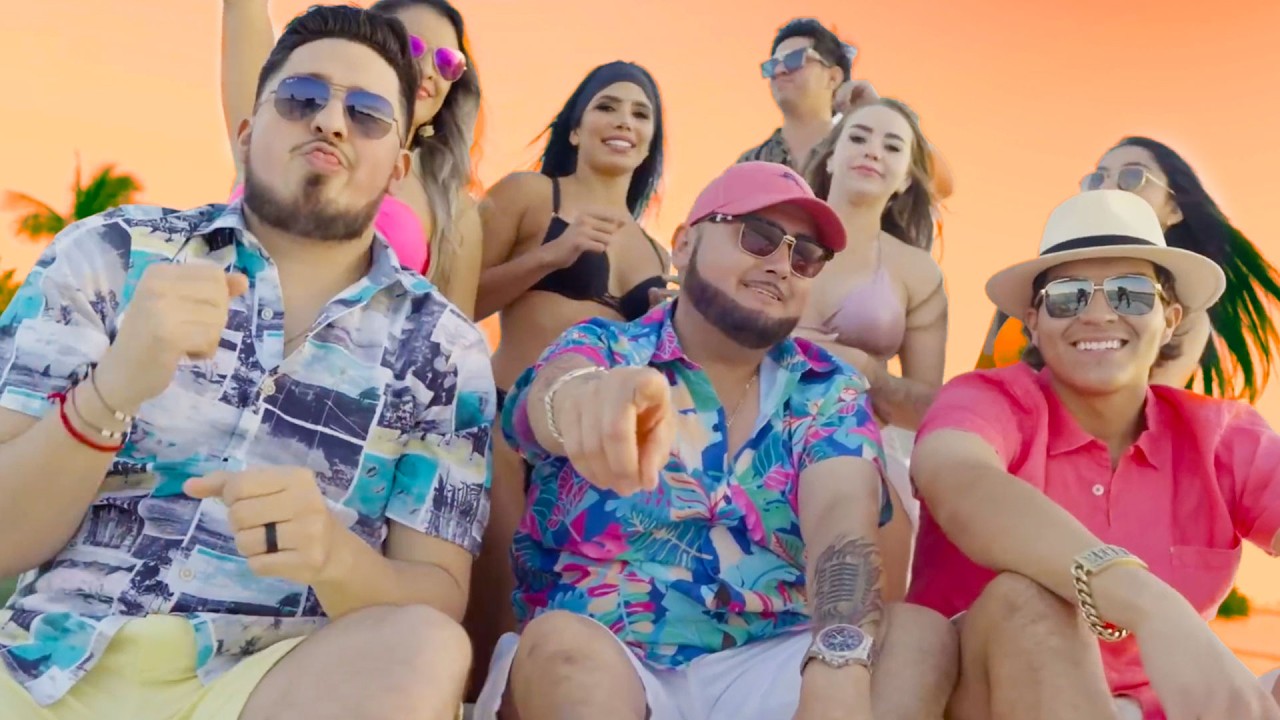 Grupo Bryndis Ft. La Fiera De Ojinaga - Bailando (Video Oficial)