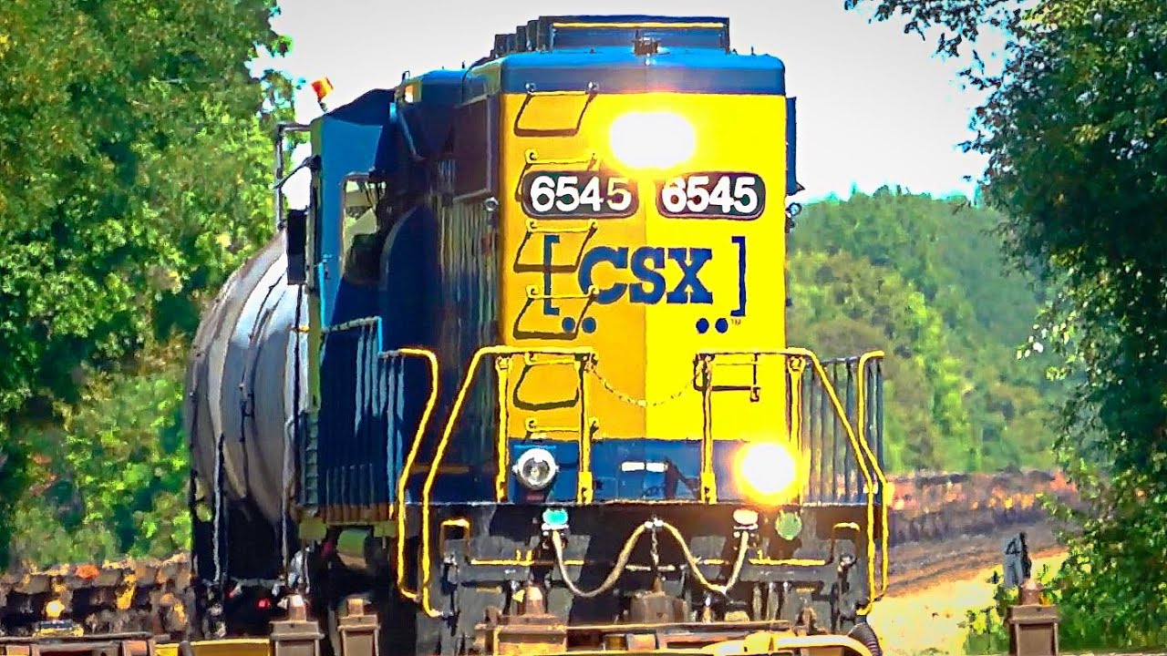 EMD GP40-3 With 8 Axle Car on CSX Train In Ultra HD