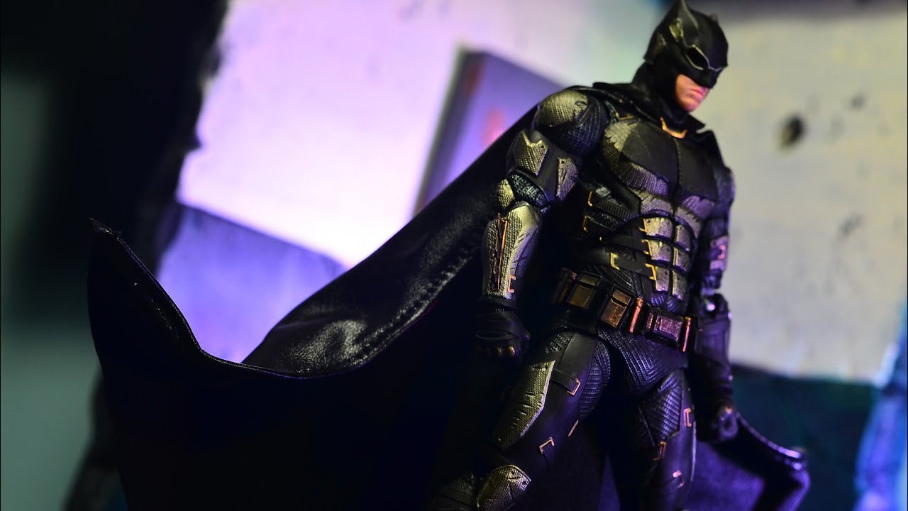 Medicom Mafex 064 Justice League: Batman Tactical Suit Ver. Review