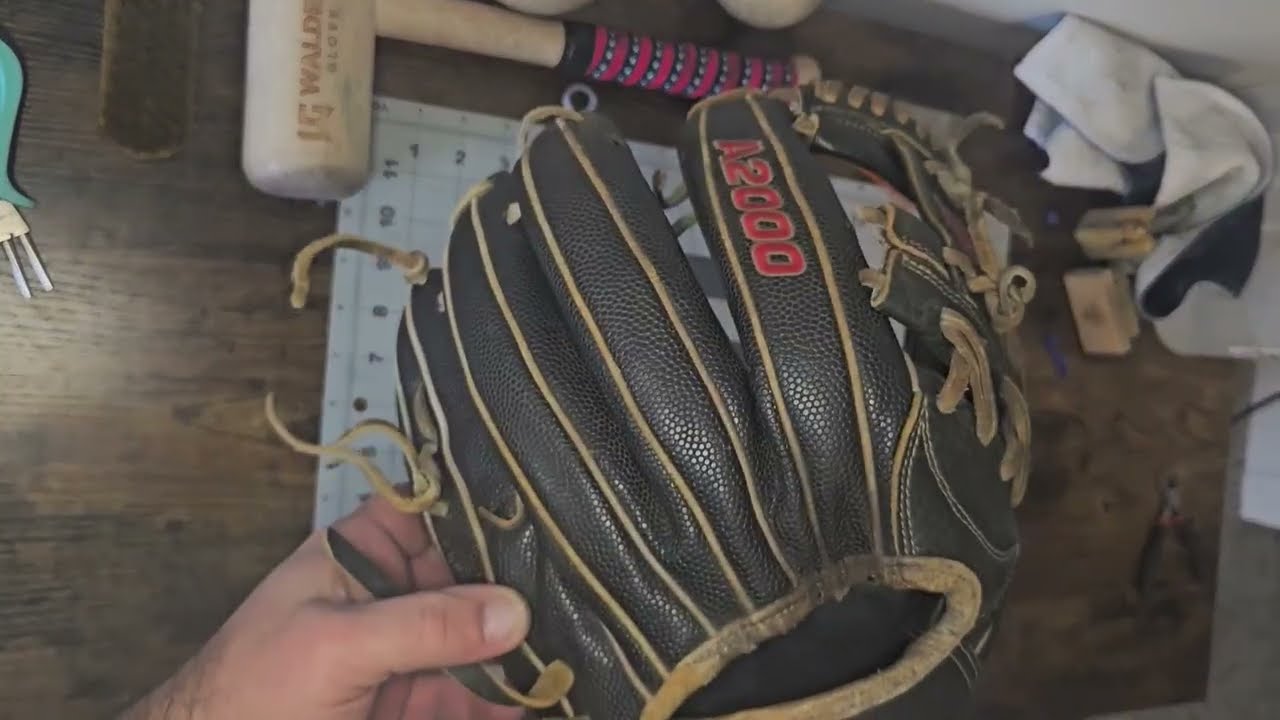 GLOVE EMERGENCY!!!  This A2000 needed help, STAT!!!