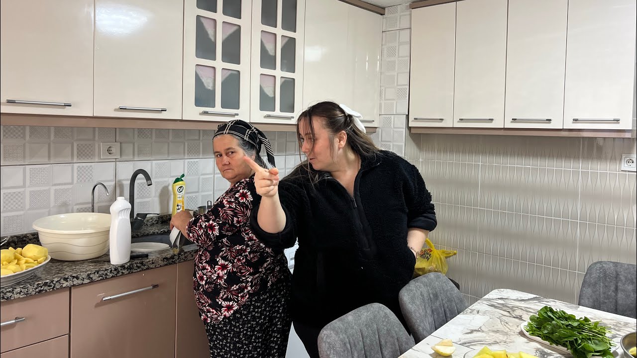 Yılanlar ortaya çıktı😱Selda patladi!!!#aciklama #vlog #viralvideo #köy #kahvaltı #haftasonu 