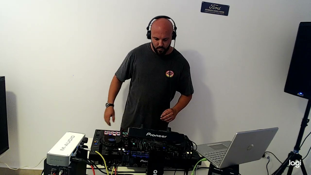 Dj AnuKis House, Tech House