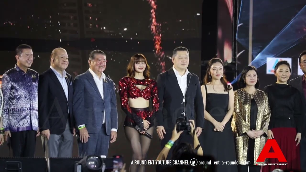 “LISA” ในงาน “Amazing Thailand Countdown 2025 at ICONSIAM”