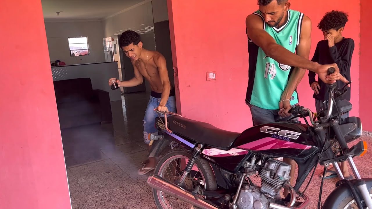 DUDU TROUXE UMA  MOTO NOVA PARA O BRUTINHO 😂