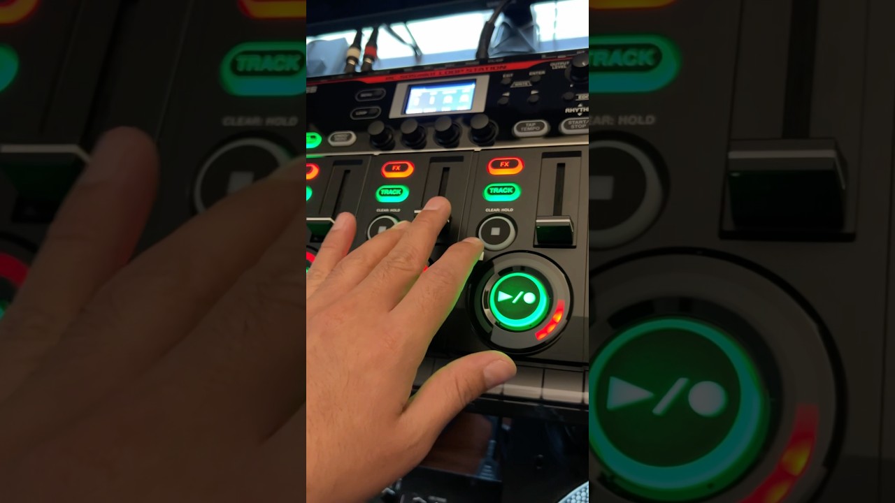 BOSS RC-505mk2 🔥 #bossrc505 #loopstation #howtomakebeats #makingbeats #scratchdj #turntable