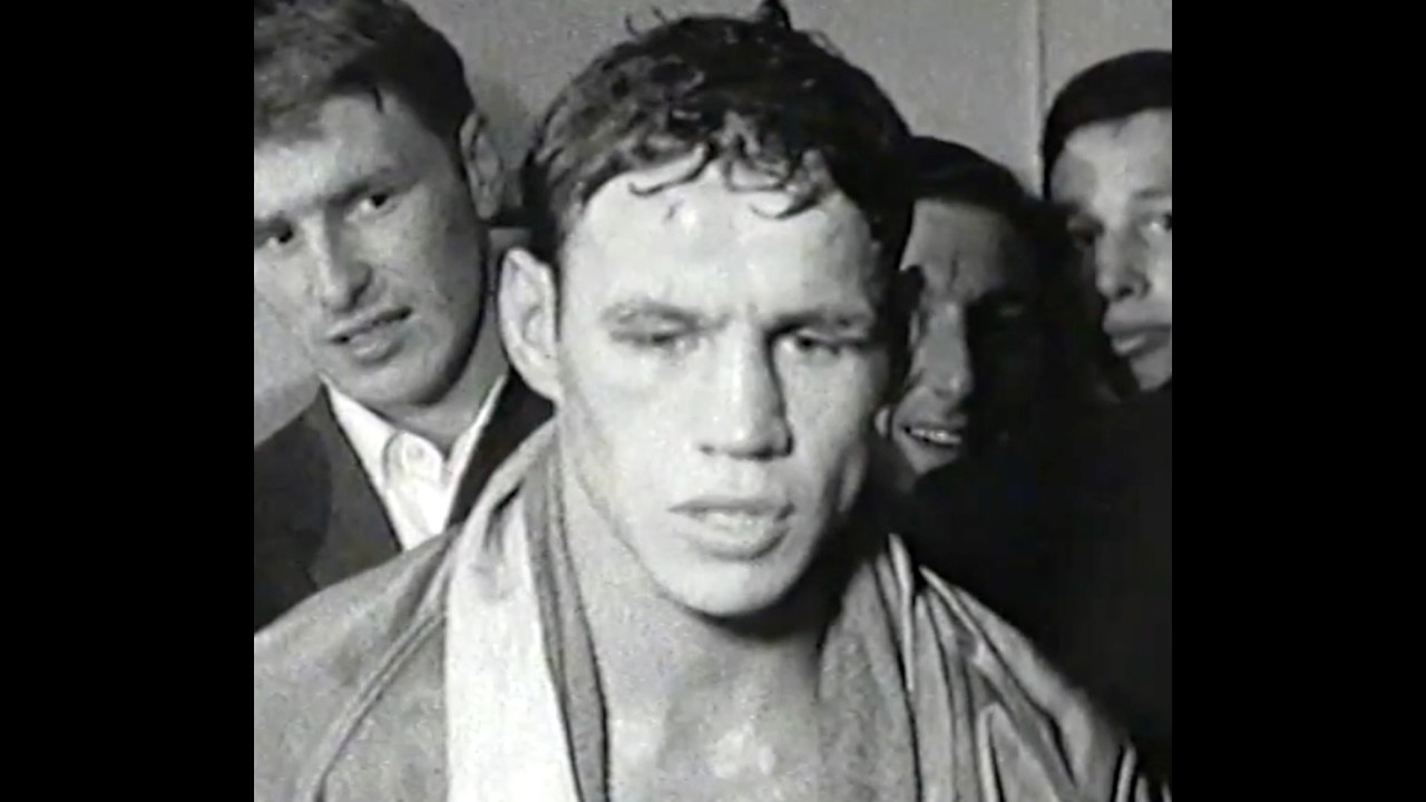 1959 - Terry Spinks beats Pierre Cossemyns
