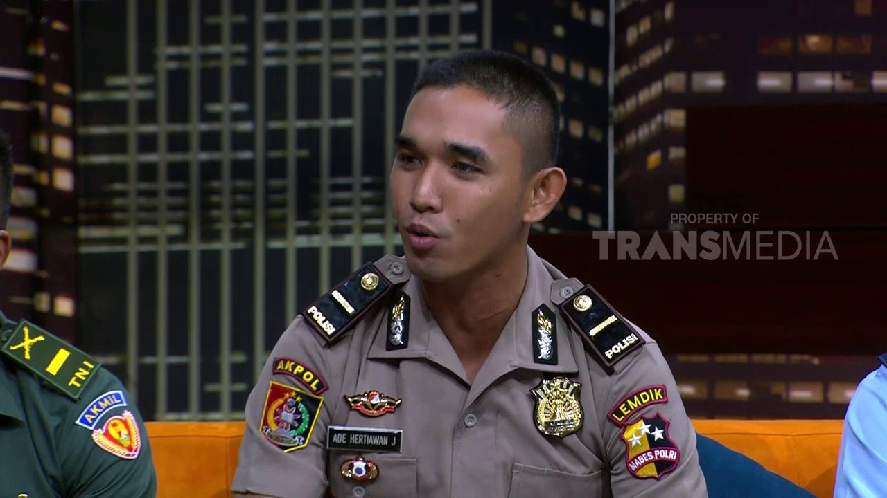 HITAM PUTIH - KESUKSESAN ANAK PETANI (1/8/2017) 4-3