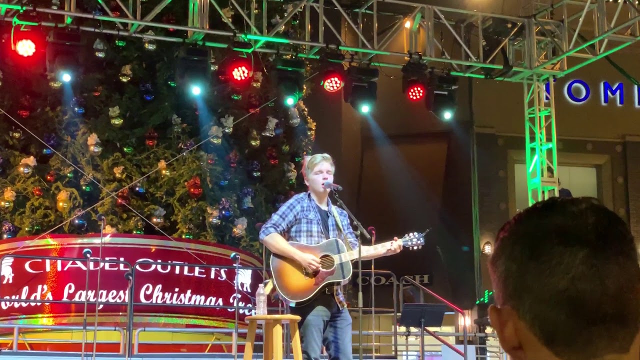 Caleb Lee Hutchinson @ Citadel Tree Lighting - Blue Christmas + Elvis Impression