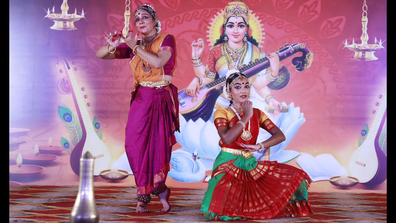 Navarathri '23 | Unnai Ninaindhu | Devamanohari Varnam | Smt. Varsha Akhouri  | Kum Deepasree S
