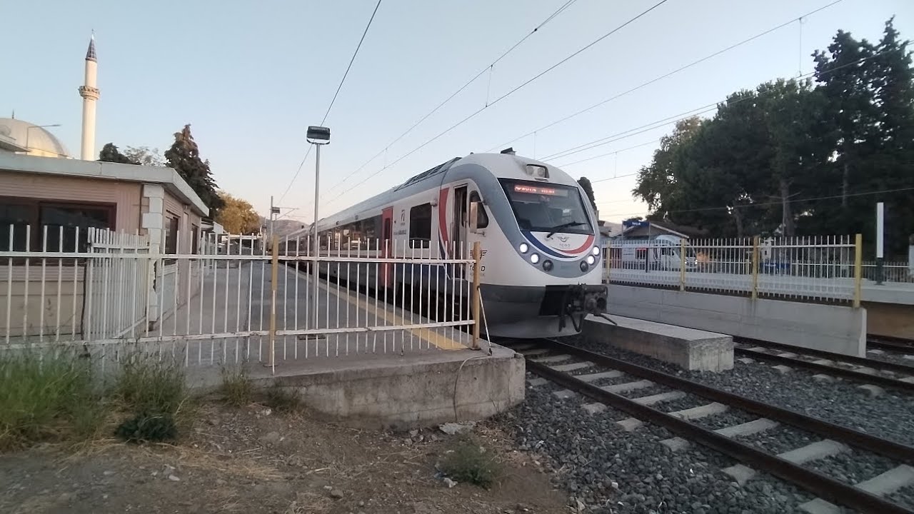 tcdd Selçuk part 305 selçukta tren trafiği ve arızalı MT 15444 model tren