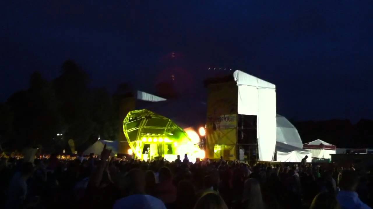 Pet Shop Boys Playing Always On My Mind Live @ Splendour Festival Nottingham 24/07/2010 (HD)