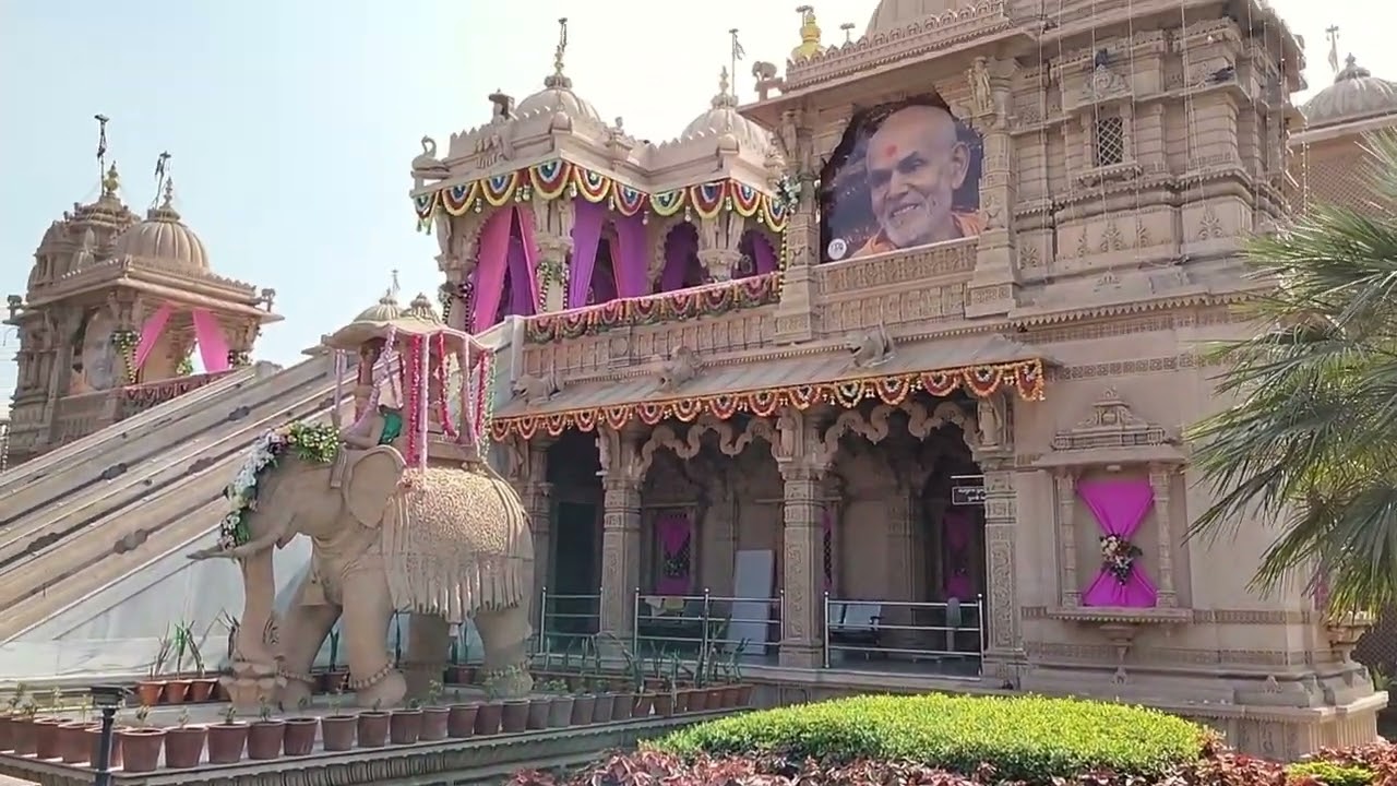 😊અટલાદરા સ્વામિનારાયણ 🛕મંદિર નું ડેકોરેશન તો જોવો 😱#youtube #youtubeshorts #viralvideo #shortvideo 