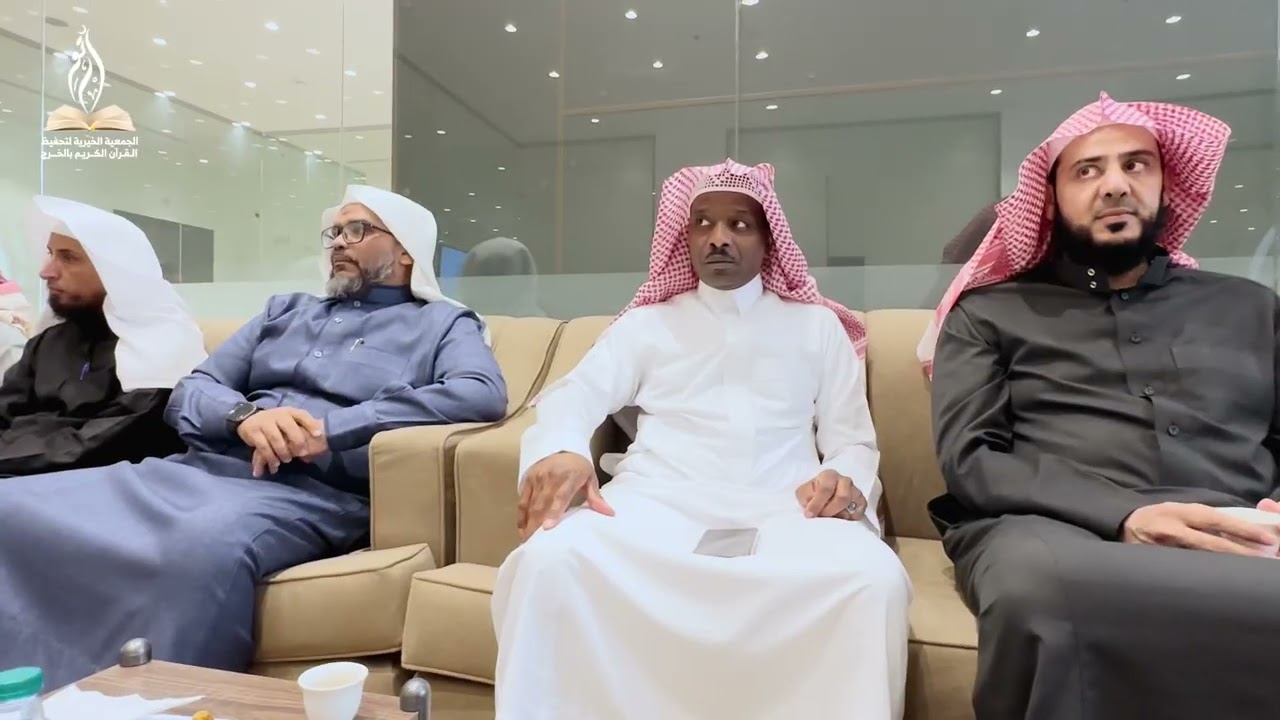 رئيس مجلس إدارة الجمعية يعقد لقاءً تعريفياً مع الأمين العام أ. فهد الداعج والموظفين المعينين حديثًا.