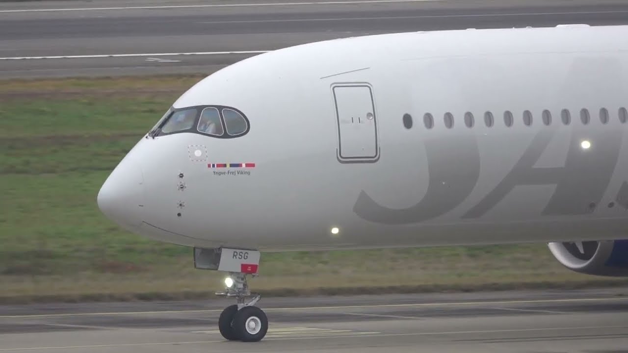 Brand new AIRBUS A350 XWB [Fly SAS] : Delivery Flight with (bank angle) Wing Wave - SE RSG - SAS9156