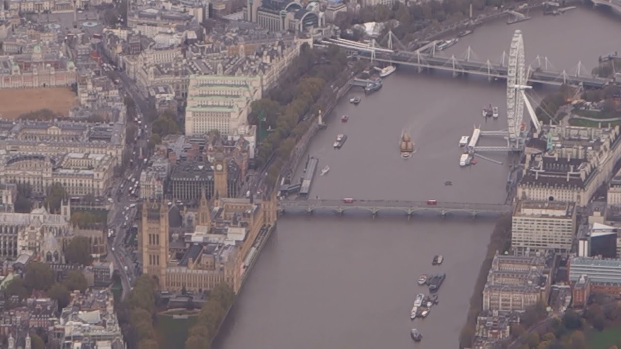 AWESOME Approach over London with British Airways landing Heathrow