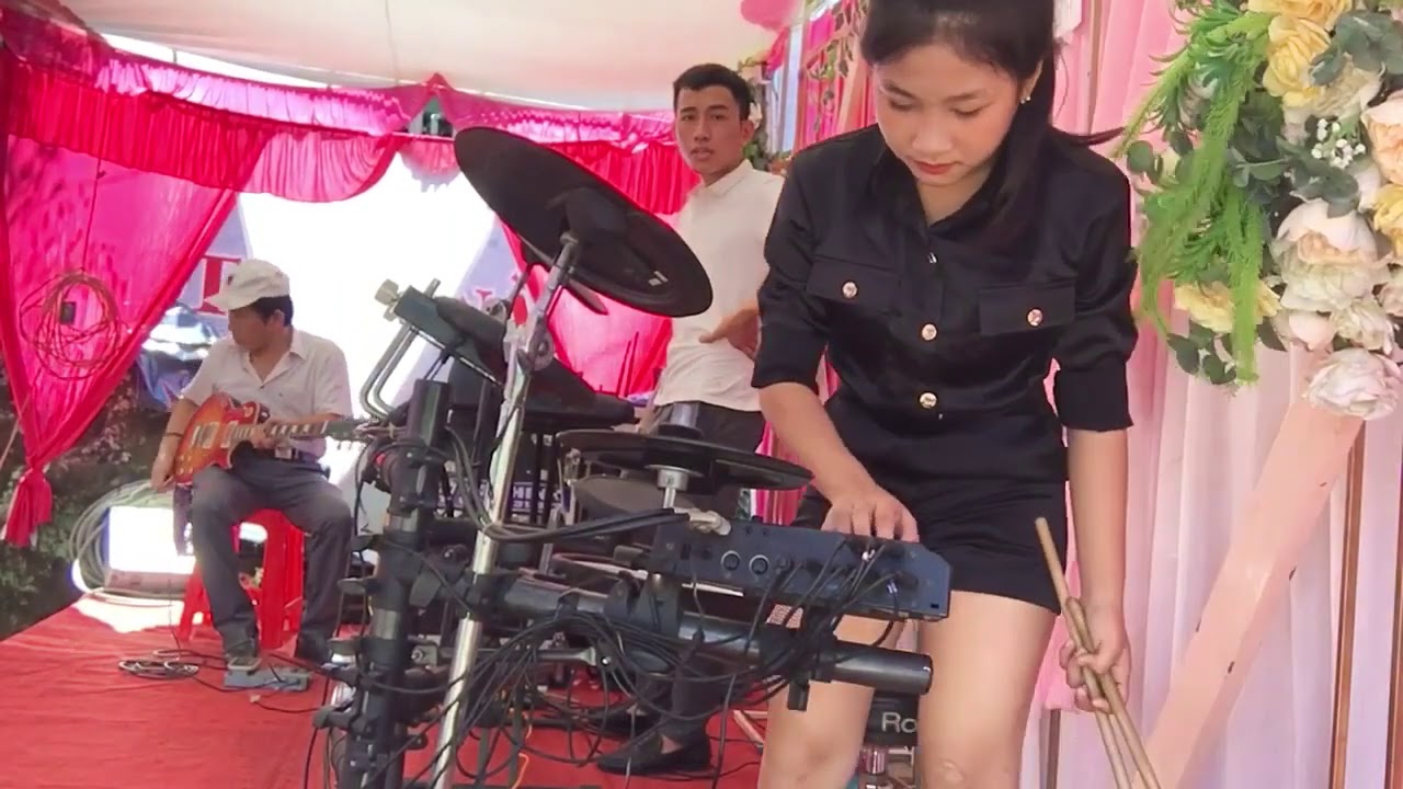 Drum NiNi - Hòa Tấu Cực Sung Cùng Band Đám Cưới 22/7/2020