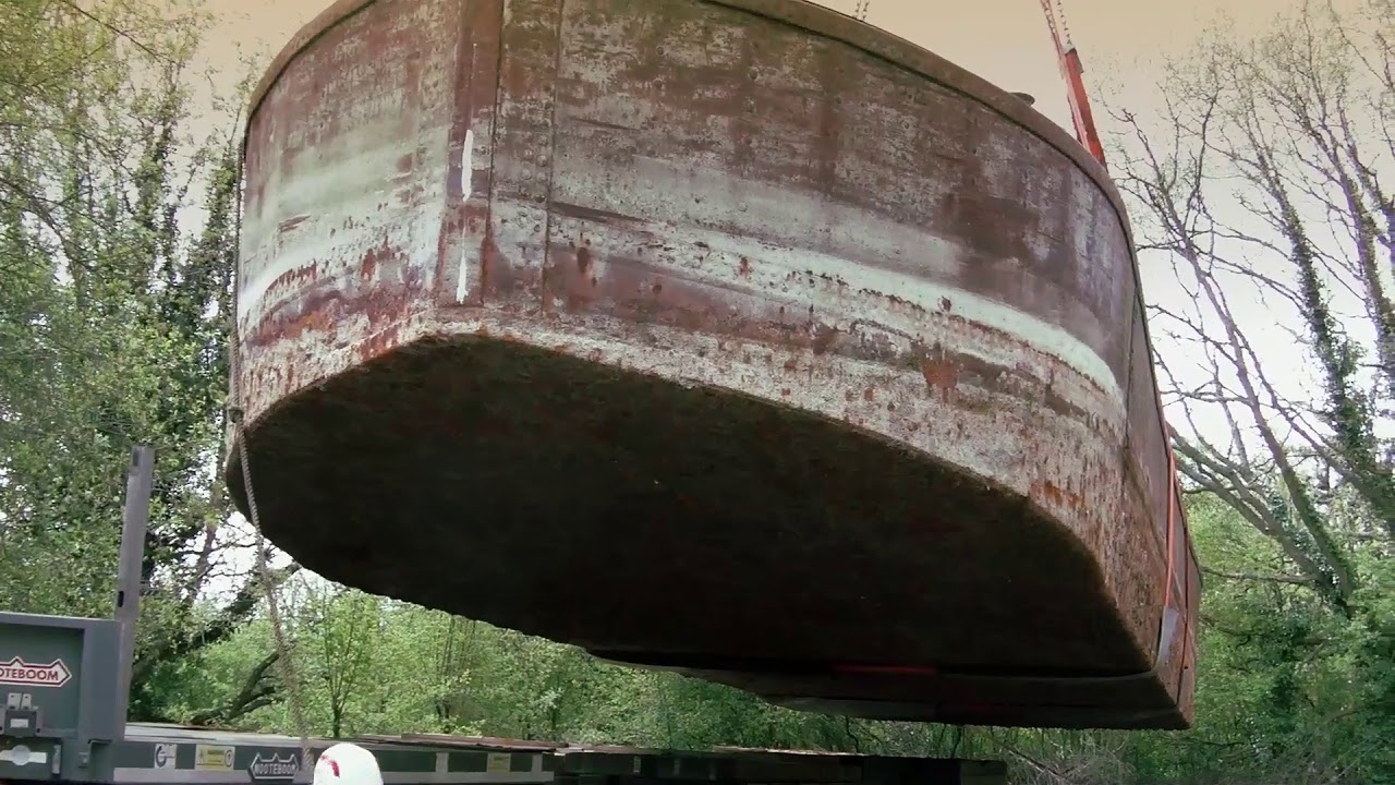 Episode 4 - Self build barge home arrives in site