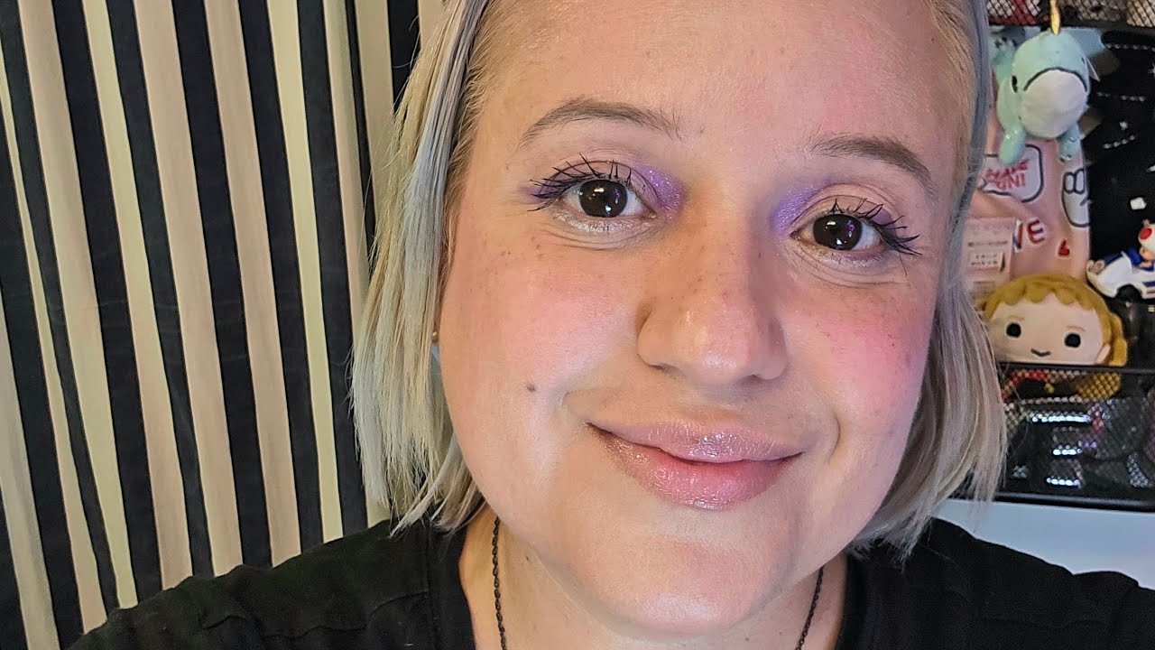 Makeup tutorial for Enid Sinclair from Wednesday Season 2.