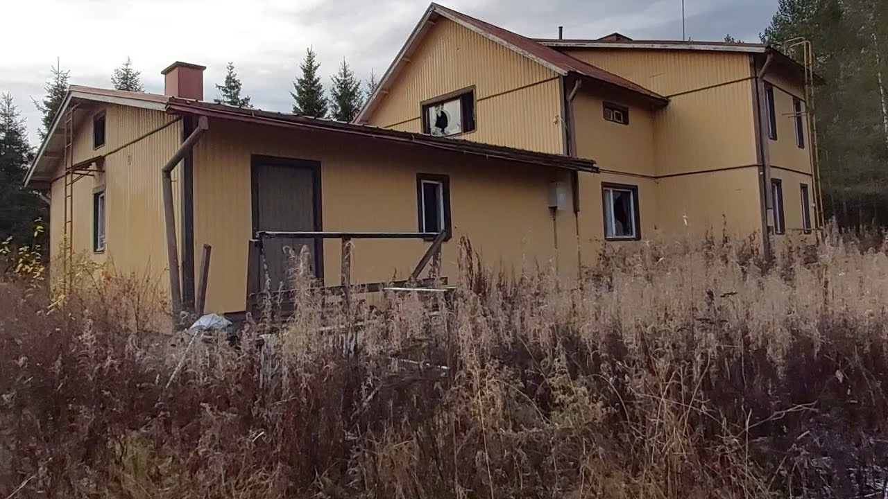 Urbex Kyläkaupan iltarusko ja vähän erilainen vessa.