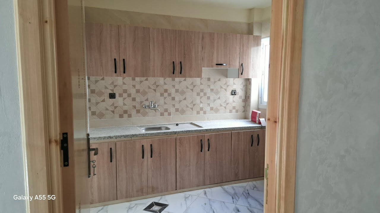 شقة للبيع تجزءة الزهر بعين تاوجطات تمن 35فيها دعم 10مليون 0613547341
