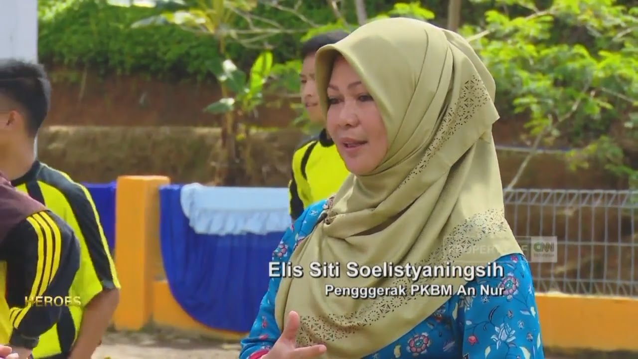 Elis Siti Soelistyaningsih - Seberkas Cahaya dari Atas Bukit