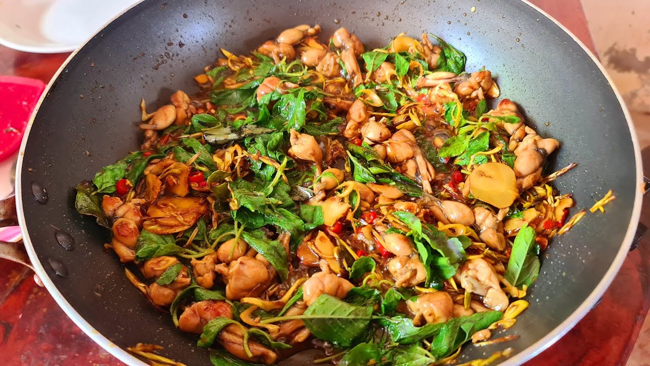 របៀបធ្វើឆាក្ដៅកង្កែបកុំឱ្យមានក្លិនឆ្អាប និង មានរស់ជាតិឆ្ងាញ់/Delicious Frog Legs Stir Fry with Herbs