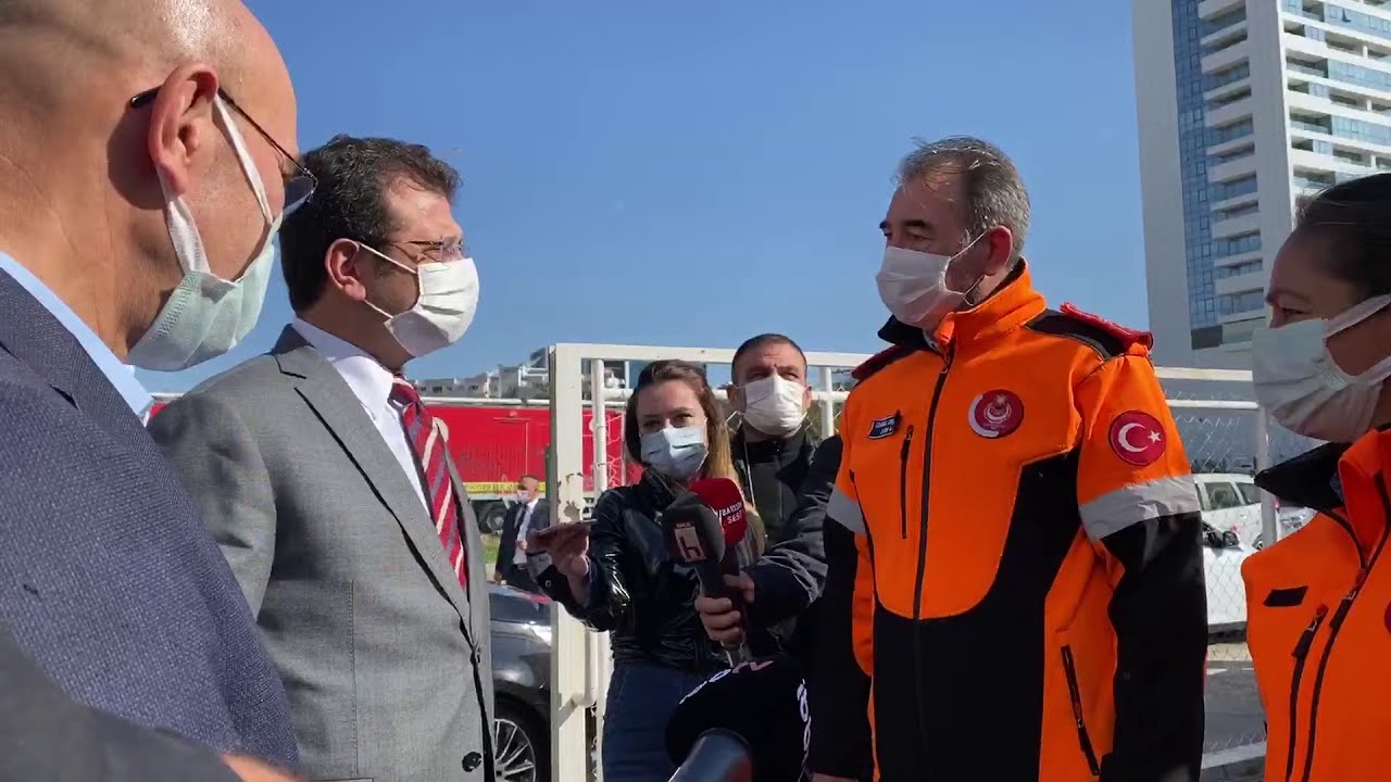 İBB Başkanı Ekrem İmamoğlu deprem sonrası İzmir'i ziyaret etti.