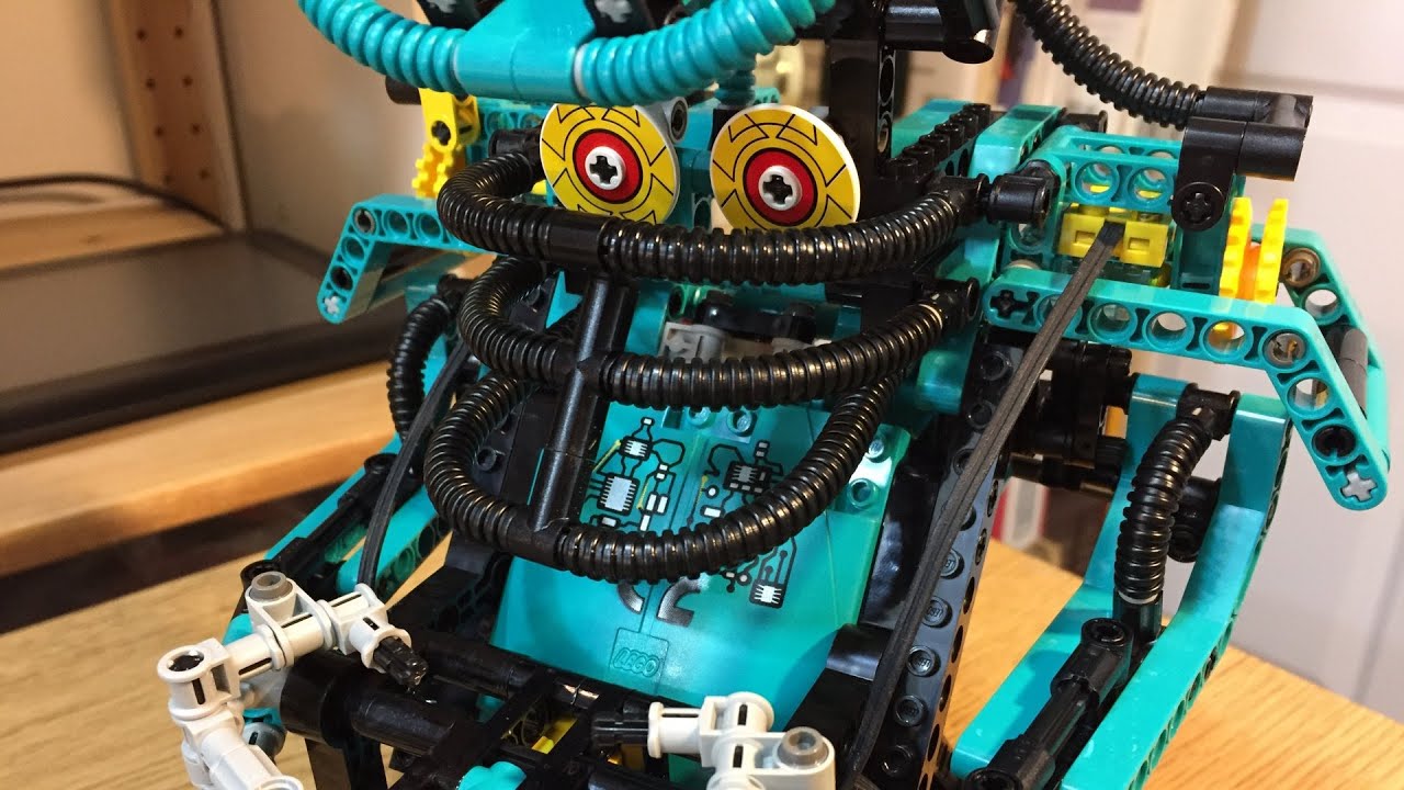 Vintage LEGO Technic 8482 Cybermaster Review Part 1