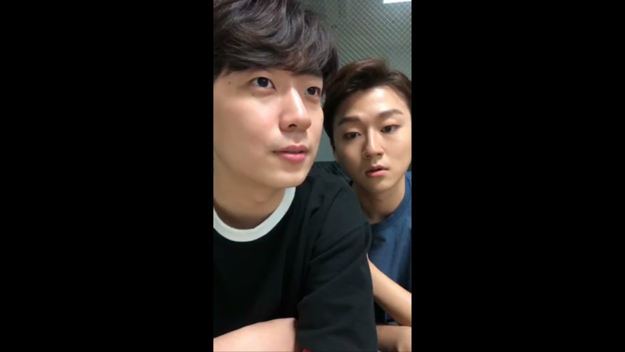 180821 포레스텔라 고우림 인스타 라이브 (무챗) (조민규, 고우림)