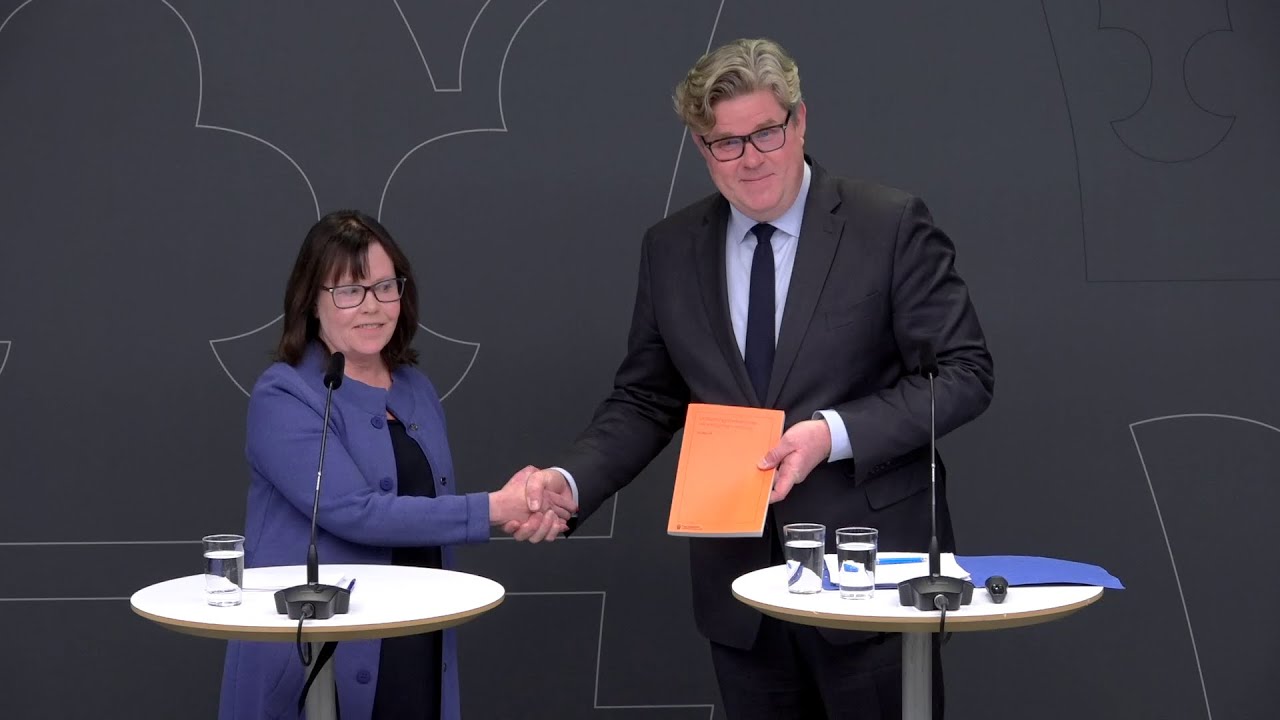 Pressträff i samband med överlämning av utredning om utökade registerkontroller i kommunerna