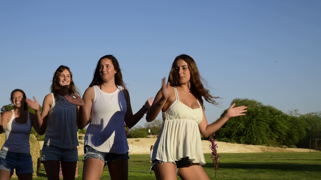 בקיץ הזה תלבישי לבן (חג שדה רביבים ML33