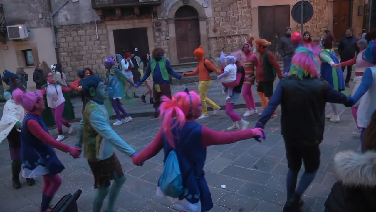 Carnevale amastratino 2026, entusiasmo e tanta partecipazione alle sfilate conclusive