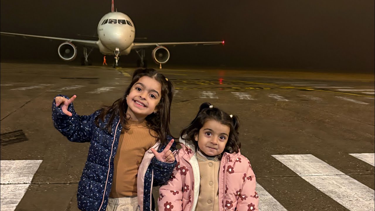 رحلتنا الحلوة في السماء مع خديجة وحياة 💙☁️✈️ Rêwîtiya me ya xweş li ezmanê bi Xedîce û Hiyat re ☁️✈️