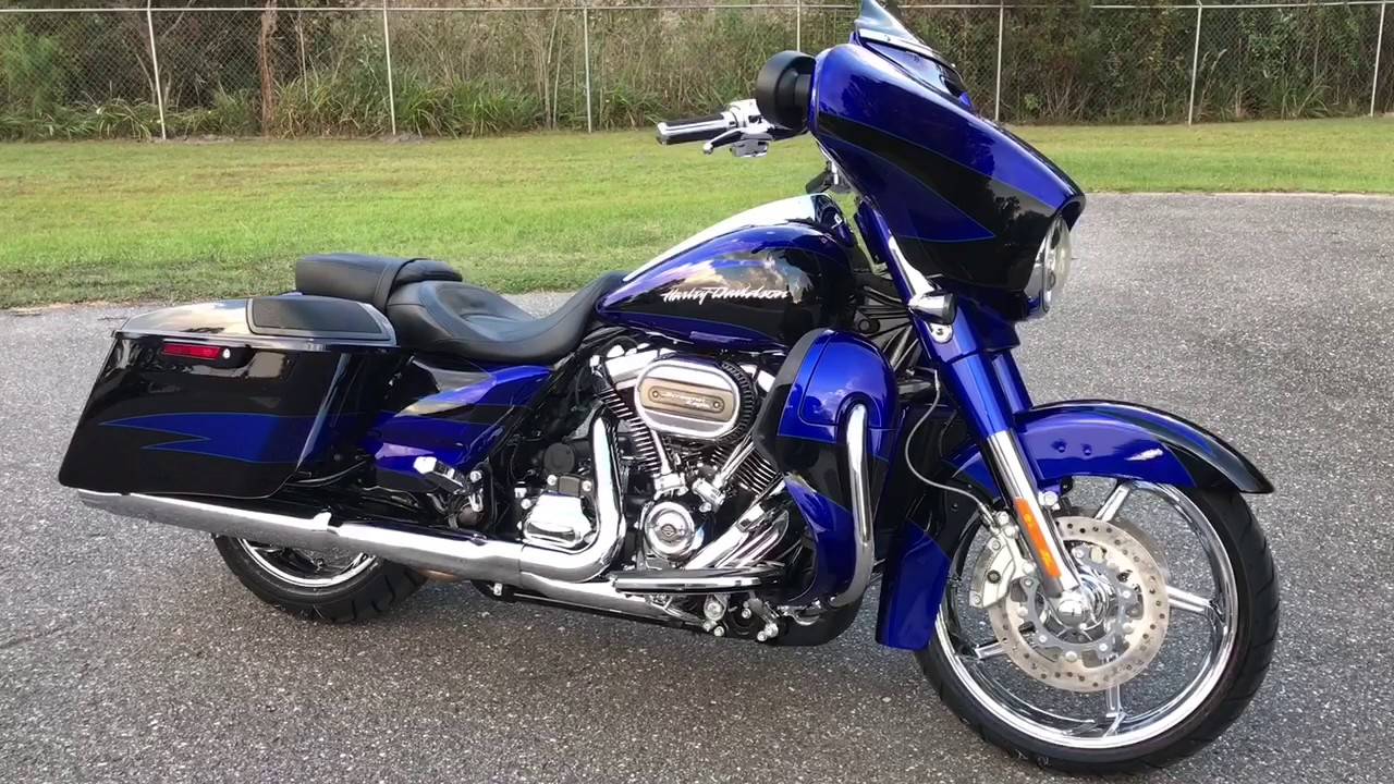 2017 Harley-Davidson Street Glide CVO