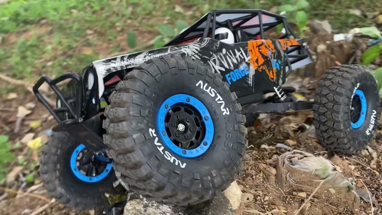 Wltoys 10428 A2 on the trail  hill climb action#rcbashing