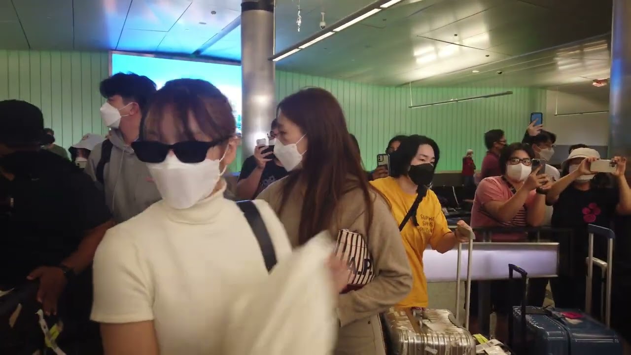220213 TWICE AT LAX 4K