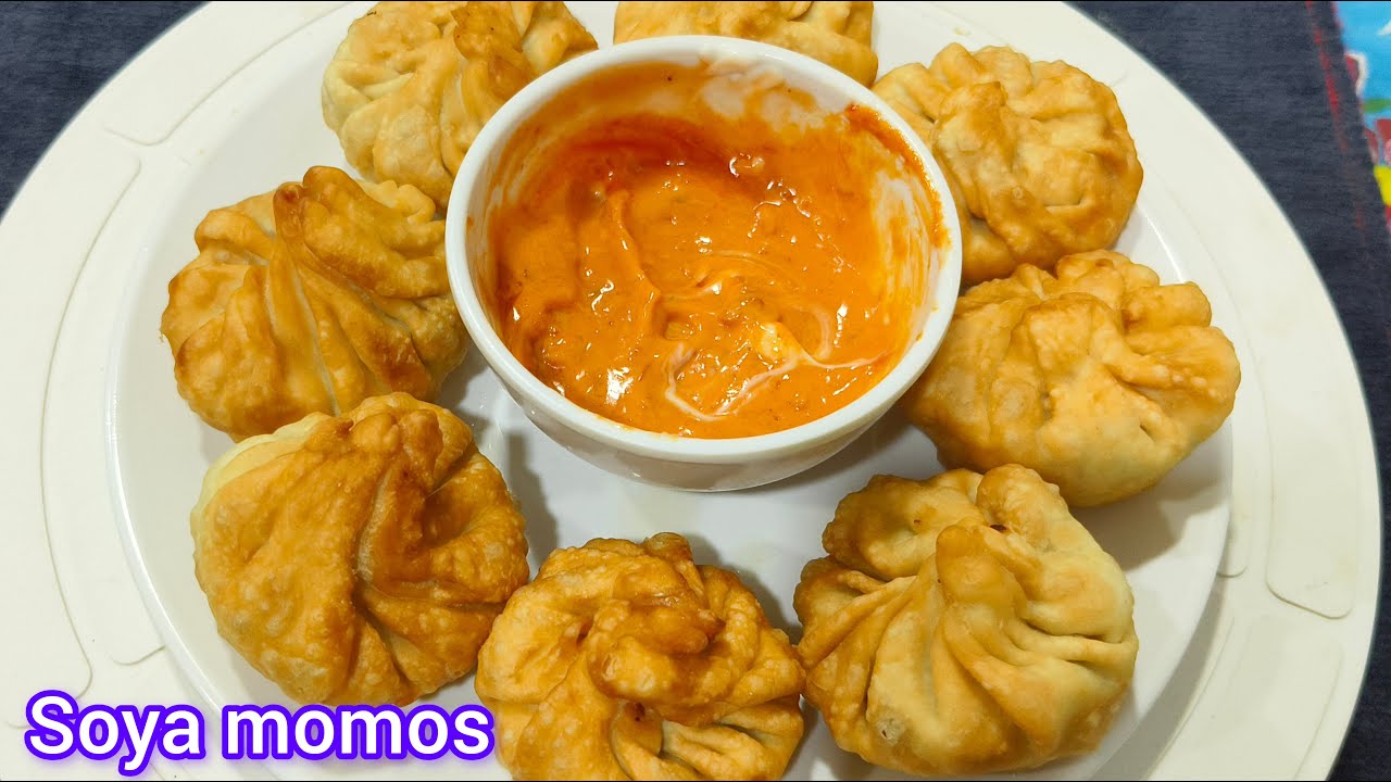 Street Style Soya Momos recipe | Homemade Soya Chilli Dumplings | How To  Make Veg Momos At Home 🏡