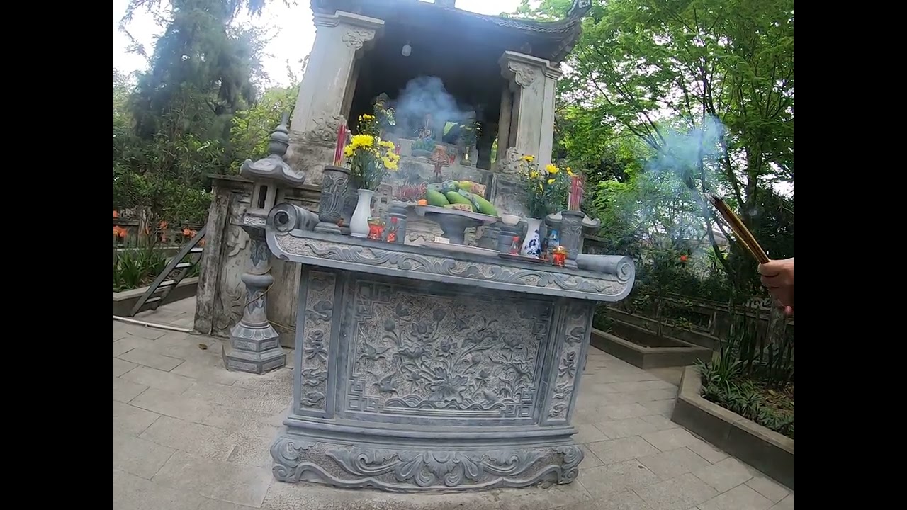 Thăm quan lăng mộ Đức Vương Ngô Quyền tại Cam Lâm, Đường Lâm, Sơn Tây